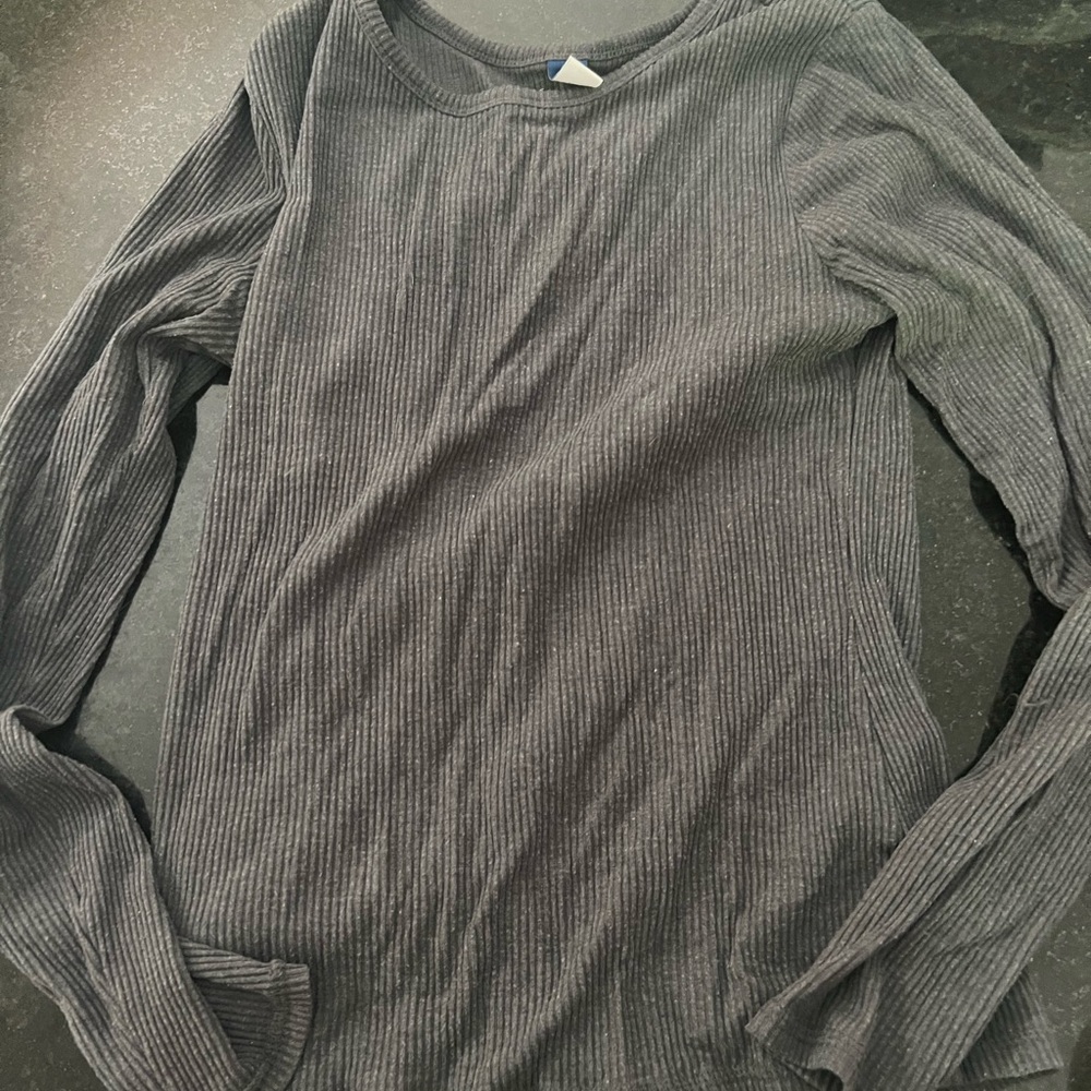 Old Navy dark gray ribbed top. Size medium